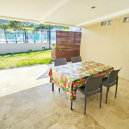 L'Hibiscus De Plaiz'Anse Apartment Petite-Île Bagian luar foto